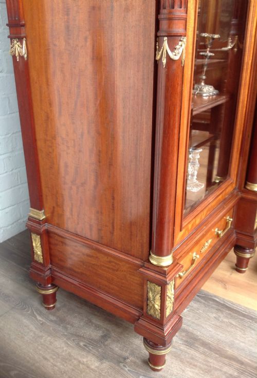 MAISON KRIEGER FRENCH MAHOGANY BOOKCASE AND TABLE - ADDITIONAL PHOTO 7