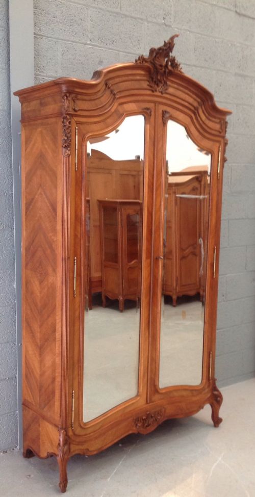 ANTIQUE FRENCH WALNUT ARMOIRE - ADDITIONAL PHOTO 4
