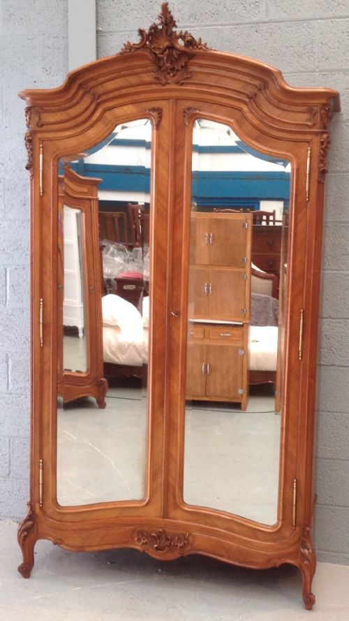 ANTIQUE FRENCH WALNUT ARMOIRE - ADDITIONAL PHOTO 5