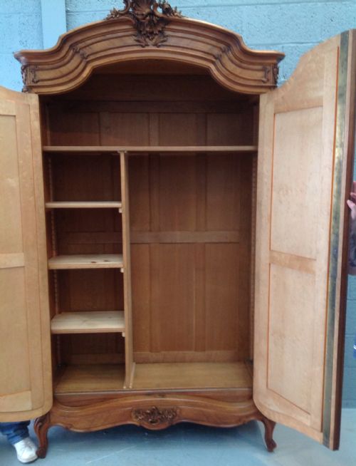 ANTIQUE FRENCH WALNUT ARMOIRE - ADDITIONAL PHOTO 10