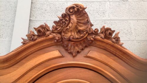 ANTIQUE FRENCH WALNUT ARMOIRE - ADDITIONAL PHOTO 5