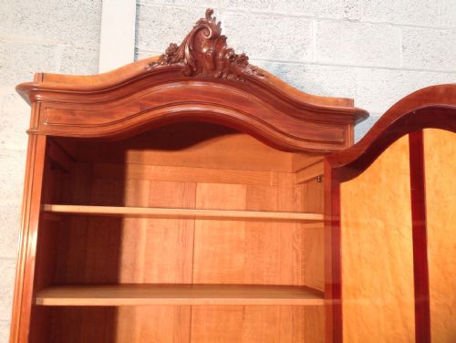 FRENCH LOUIS XV STYLE MAHOGANY ARMOIRE - ADDITIONAL PHOTO 4
