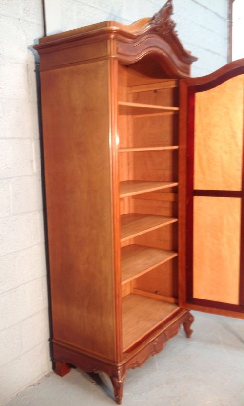 FRENCH LOUIS XV STYLE MAHOGANY ARMOIRE - ADDITIONAL PHOTO 5