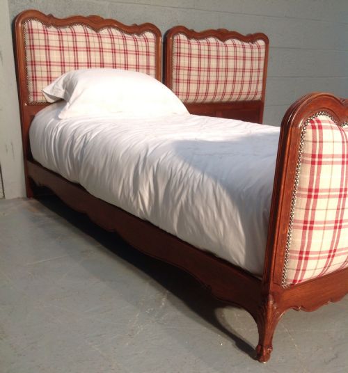 ANTIQUE PAIR OF FRENCH OAK SINGLE BEDS - ADDITIONAL PHOTO 1