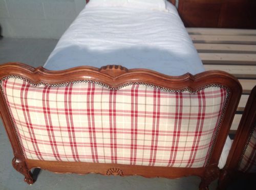 ANTIQUE PAIR OF FRENCH OAK SINGLE BEDS - ADDITIONAL PHOTO 4