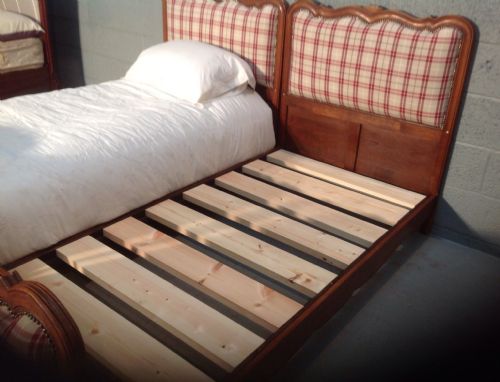 ANTIQUE PAIR OF FRENCH OAK SINGLE BEDS - ADDITIONAL PHOTO 7
