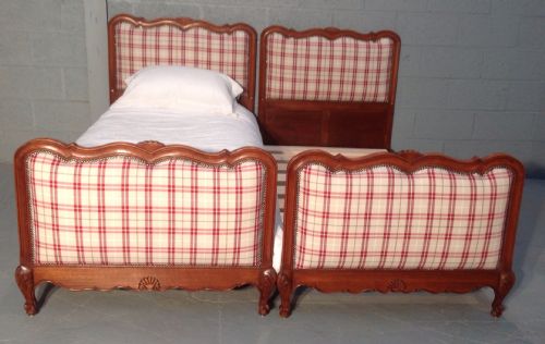 ANTIQUE PAIR OF FRENCH OAK SINGLE BEDS - ADDITIONAL PHOTO 8