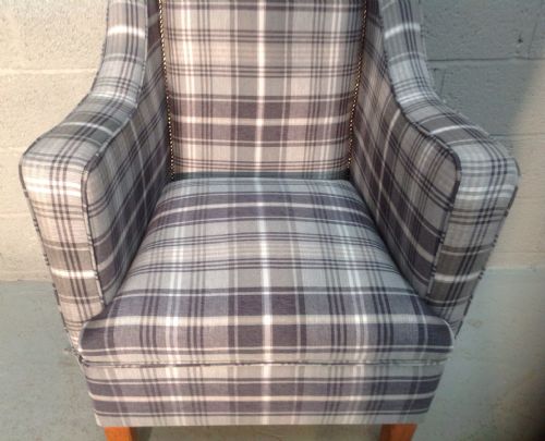 OVERSIZED OAK MAGISTRATES ARMCHAIR - ADDITIONAL PHOTO 4