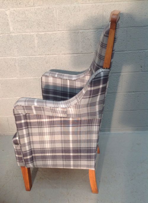 OVERSIZED OAK MAGISTRATES ARMCHAIR - ADDITIONAL PHOTO 7