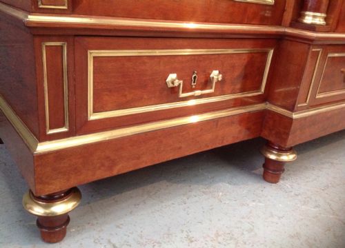 OUTSTANDING QUALITY BREAKFRONT FRENCH ARMOIRE - ADDITIONAL PHOTO 3