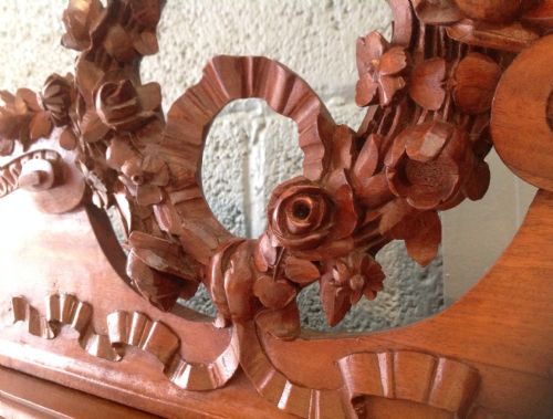 CARVED FRENCH MAHOGANY FRENCH KINGSIZE BED - ADDITIONAL PHOTO 9