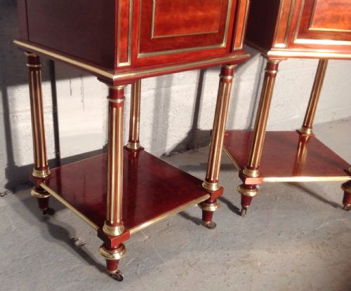 OUTSTANDING QUALITY PAIR OF FRENCH BEDSIDE CABINETS - ADDITIONAL PHOTO 1