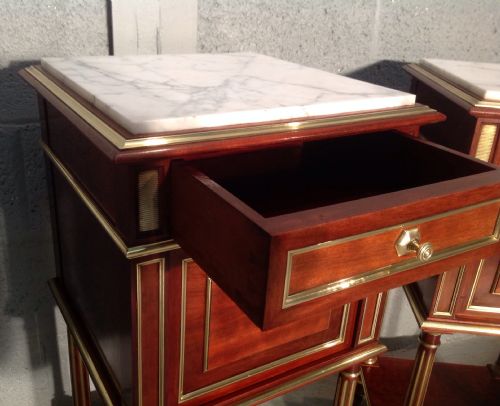 OUTSTANDING QUALITY PAIR OF FRENCH BEDSIDE CABINETS - ADDITIONAL PHOTO 6