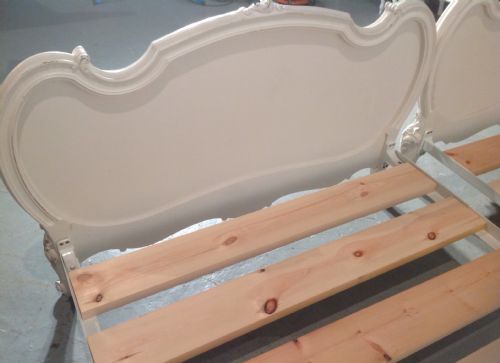 PAIR OF FRENCH PAINTED 4FT BEDS - ADDITIONAL PHOTO 4