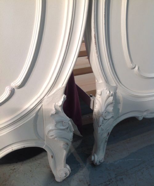 PAIR OF FRENCH PAINTED 4FT BEDS - ADDITIONAL PHOTO 6