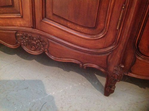 ANTIQUE FRENCH FOUR DOOR ARMOIRE - ADDITIONAL PHOTO 3