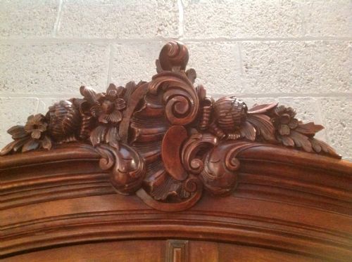 ANTIQUE FRENCH FOUR DOOR ARMOIRE - ADDITIONAL PHOTO 5