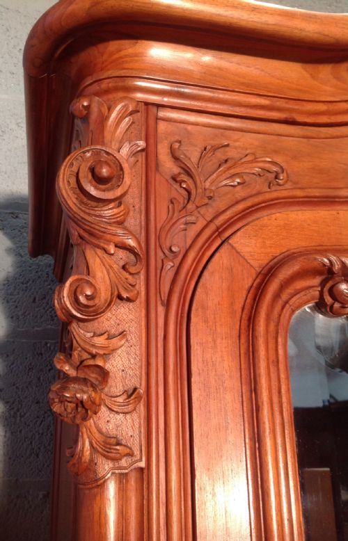 CARVED WALNUT FRENCH ARMOIRE - ADDITIONAL PHOTO 4