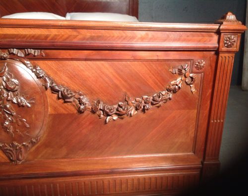 CARVED FRENCH MAHOGANY BED AND BEDSIDE CABINET - ADDITIONAL PHOTO 4