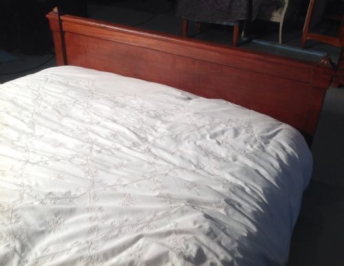 CARVED FRENCH MAHOGANY BED AND BEDSIDE CABINET - ADDITIONAL PHOTO 6
