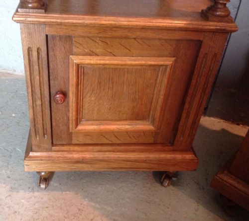 PAIR OF FRENCH OAK BEDSIDE CABINETS - ADDITIONAL PHOTO 4