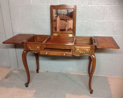 antique french oak dressing table - CATEGORY: ANTIQUE DRESSING TABLES - DATED 1920