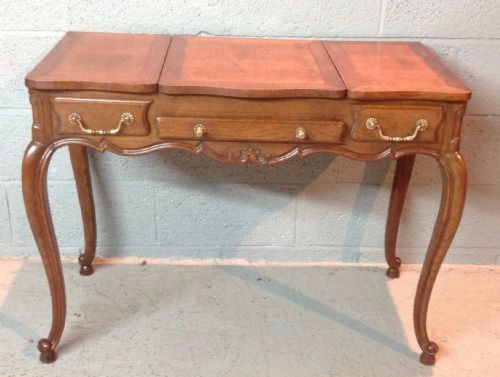 ANTIQUE FRENCH OAK DRESSING TABLE - ADDITIONAL PHOTO 1