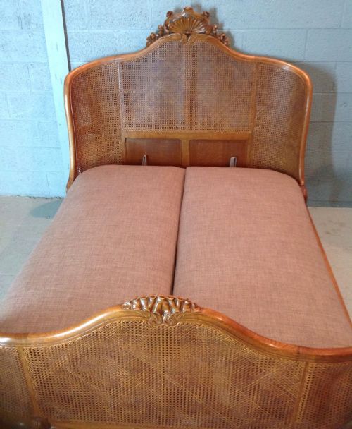OUTSTANDING OVERSIZE KINGSIZE FRENCH BERGERE BED WITH MATCHING CABINETS - ADDITIONAL PHOTO 6