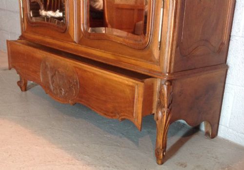 CARVED WALNUT FRENCH ARMOIRE - ADDITIONAL PHOTO 4
