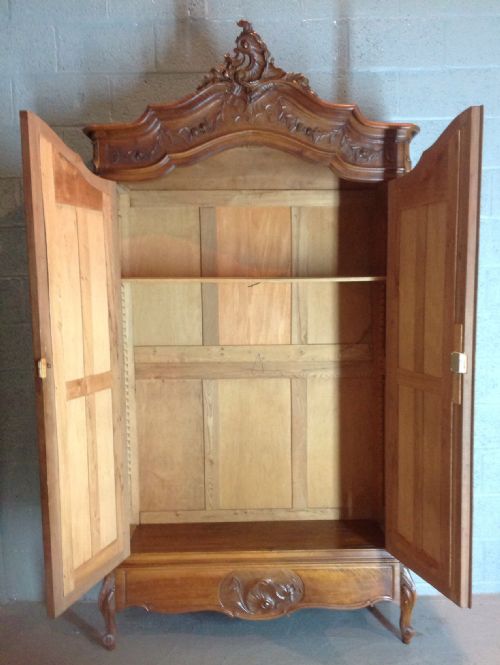 CARVED WALNUT FRENCH ARMOIRE - ADDITIONAL PHOTO 5