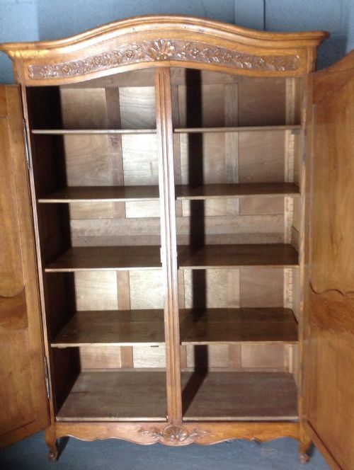 ANTIQUE FRENCH CARVED OAK ARMOIRE - ADDITIONAL PHOTO 2