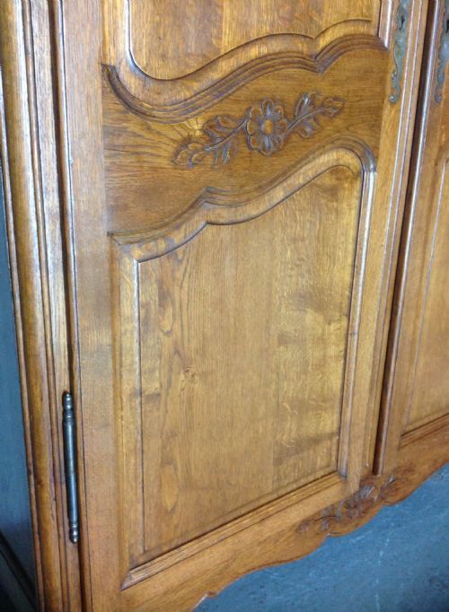 ANTIQUE FRENCH CARVED OAK ARMOIRE - ADDITIONAL PHOTO 9