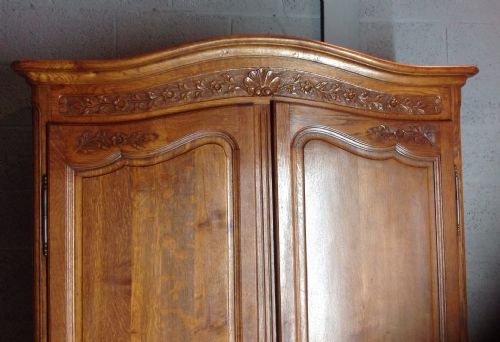 ANTIQUE FRENCH CARVED OAK ARMOIRE - ADDITIONAL PHOTO 12
