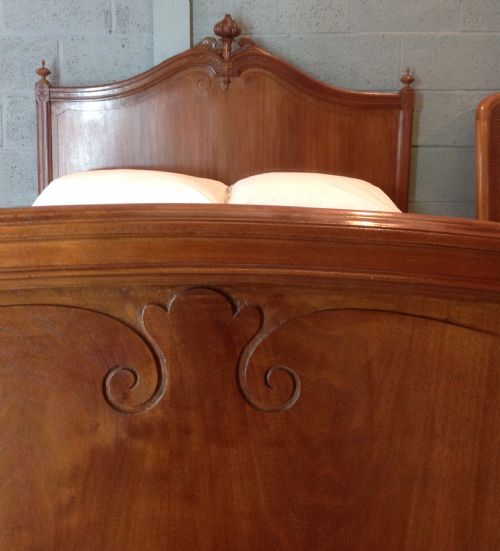 FRENCH WALNUT KINGSIZE BED - ADDITIONAL PHOTO 4