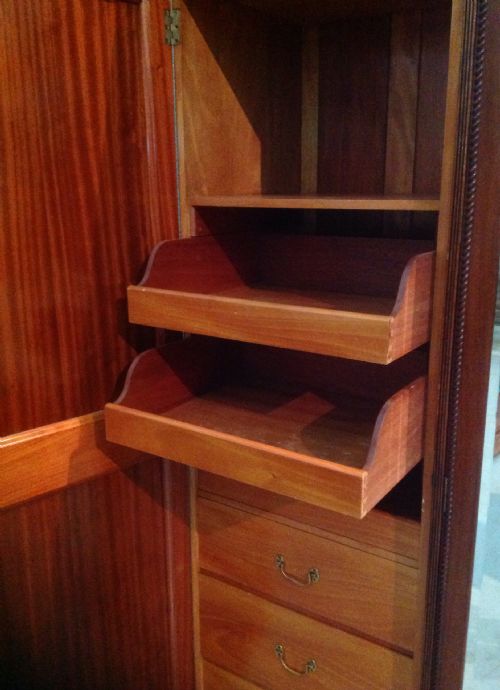 LARGE MAHOGANY WARDROBE - ADDITIONAL PHOTO 4