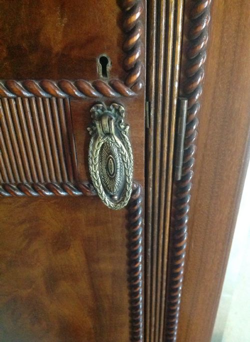 LARGE MAHOGANY WARDROBE - ADDITIONAL PHOTO 8