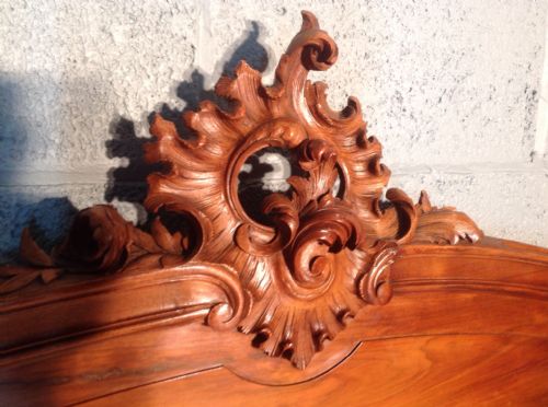 FRENCH WALNUT BED AND BEDSIDE CABINET - ADDITIONAL PHOTO 2