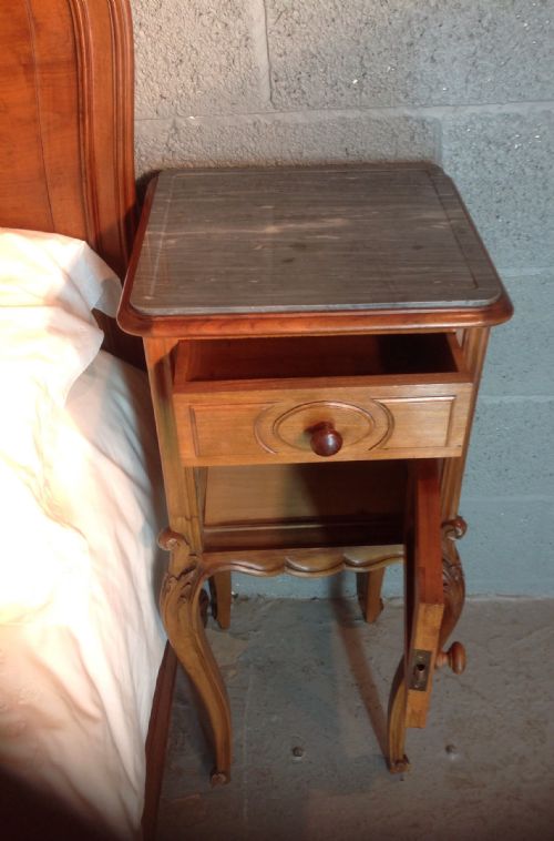 FRENCH WALNUT BED AND BEDSIDE CABINET - ADDITIONAL PHOTO 4