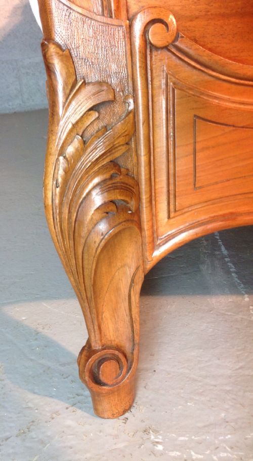 FRENCH WALNUT BED AND BEDSIDE CABINET - ADDITIONAL PHOTO 6