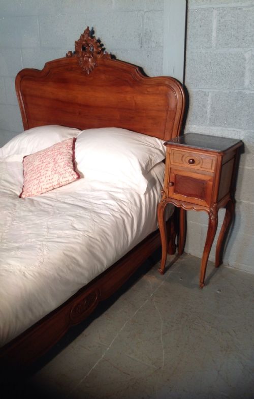 FRENCH WALNUT BED AND BEDSIDE CABINET - ADDITIONAL PHOTO 7
