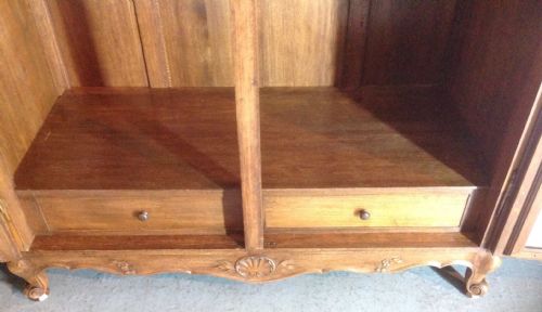 LARGE OAK BREAKFRONT ARMOIRE - ADDITIONAL PHOTO 10