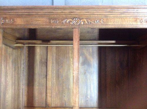 LARGE OAK BREAKFRONT ARMOIRE - ADDITIONAL PHOTO 11