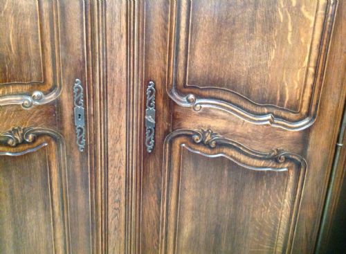 CARVED OAK FRENCH ARMOIRE - ADDITIONAL PHOTO 6