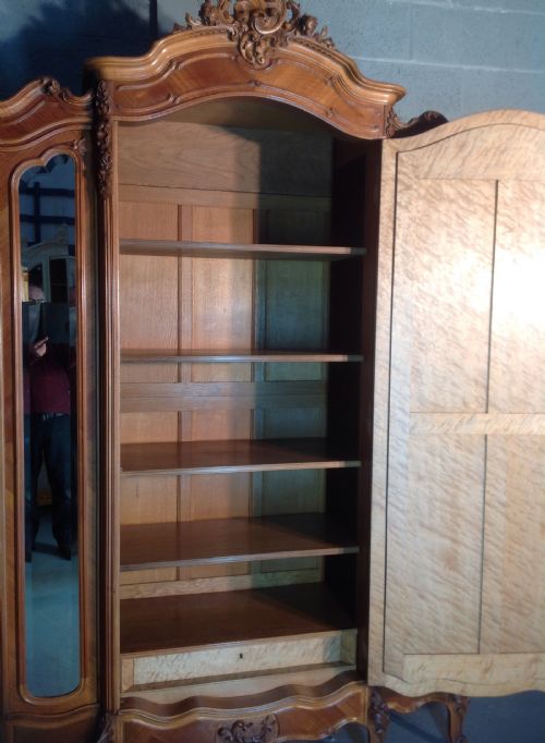 FRENCH WALNUT LOUIS XV STYLE ARMOIRE - ADDITIONAL PHOTO 6