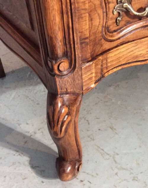 CARVED OAK FRENCH CHEST - ADDITIONAL PHOTO 3