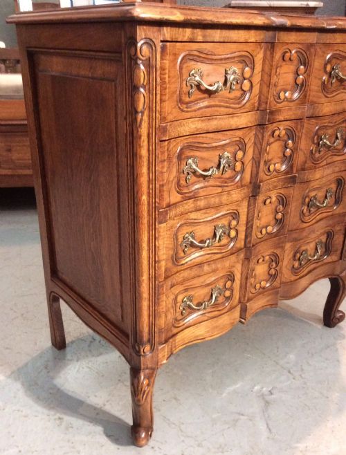 CARVED OAK FRENCH CHEST - ADDITIONAL PHOTO 4