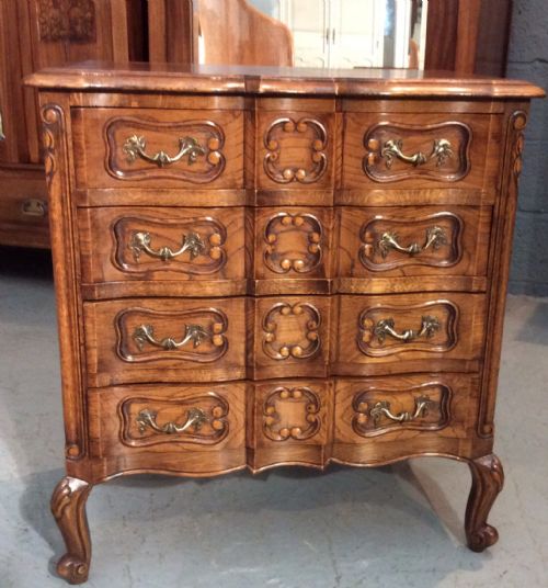 CARVED OAK FRENCH CHEST - ADDITIONAL PHOTO 7