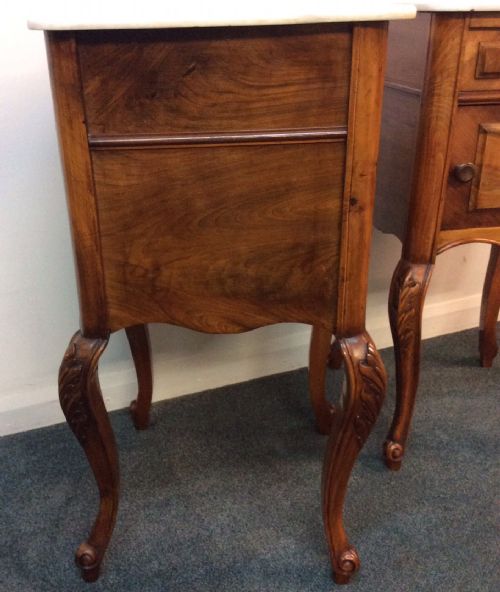 PAIR OF WALNUT FRENCH BEDSIDE CABINETS - ADDITIONAL PHOTO 3