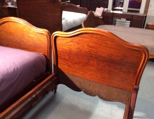 PAIR OF FRENCH MAHOGANY SINGLE BEDS - ADDITIONAL PHOTO 6
