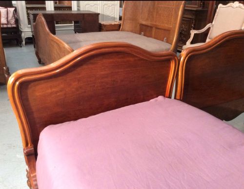 PAIR OF FRENCH MAHOGANY SINGLE BEDS - ADDITIONAL PHOTO 9